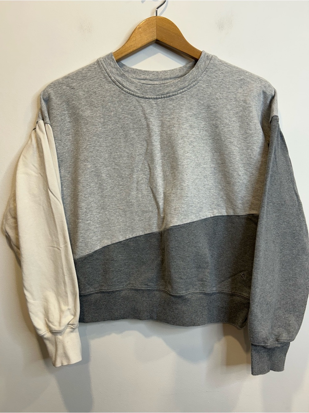 Hyba Colourblock Crewneck Sweatshirt Grey Cream